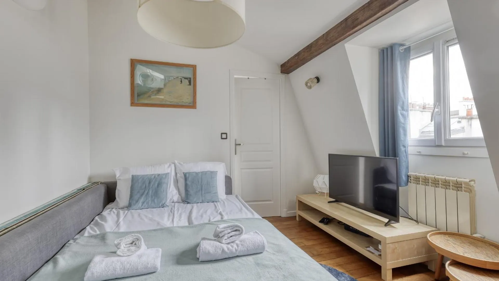 Homely & Pleasant T2 Flat In The Heart Of Paris 0*,  France